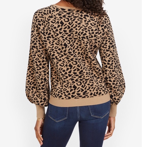 Philosophy || V-Neck Cheetah Patterned Bell Sleeve Sweater Size Large - Picture 2 of 13
